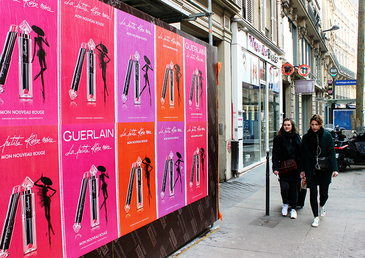 La Petite Robe Noir fait un retour... tenez vous prêt... tout en couleur!